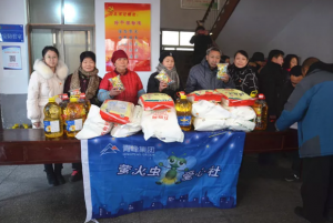【螢火蟲(chóng)愛(ài)心活動(dòng)第九十九期】春節(jié)送溫暖，我們?cè)谛袆?dòng)！